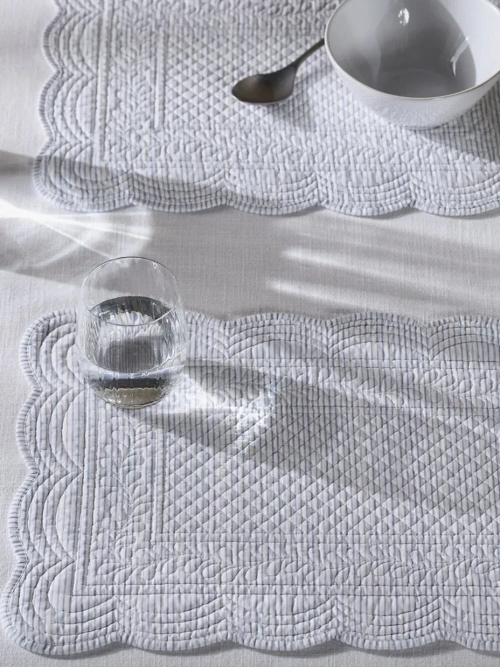 Set/2 Quilted Reversible Placemats